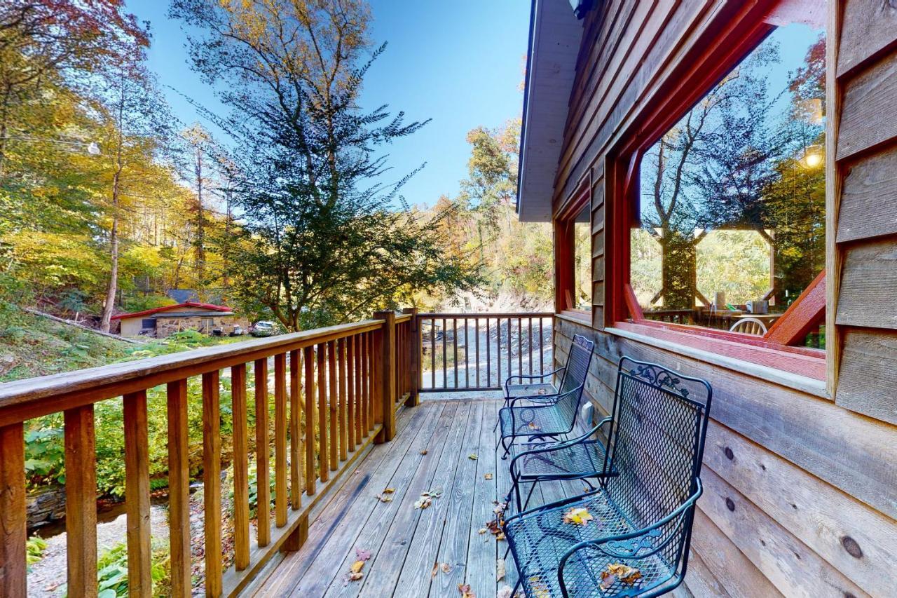 Dancing Brook Hotel Gatlinburg Exterior photo